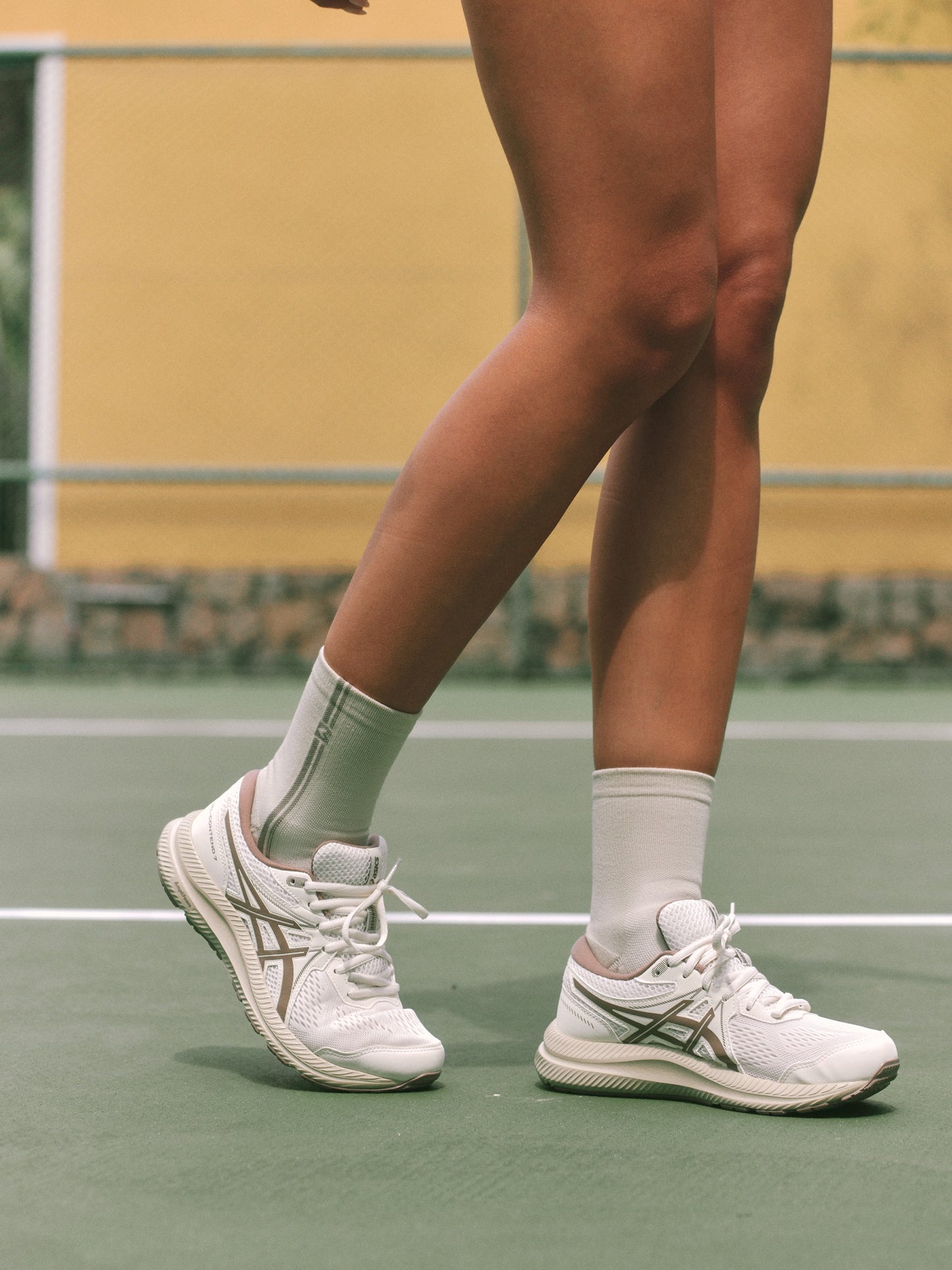 Sports mid-calf socks